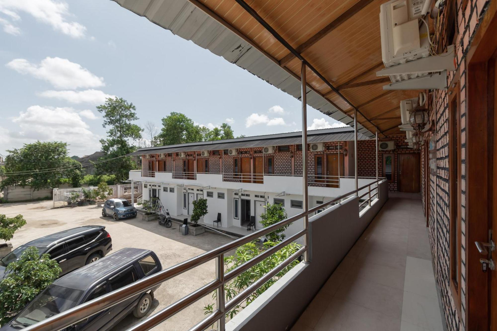 Reddoorz Syariah Near Jakabaring Sport City Palembang Eksteriør billede
