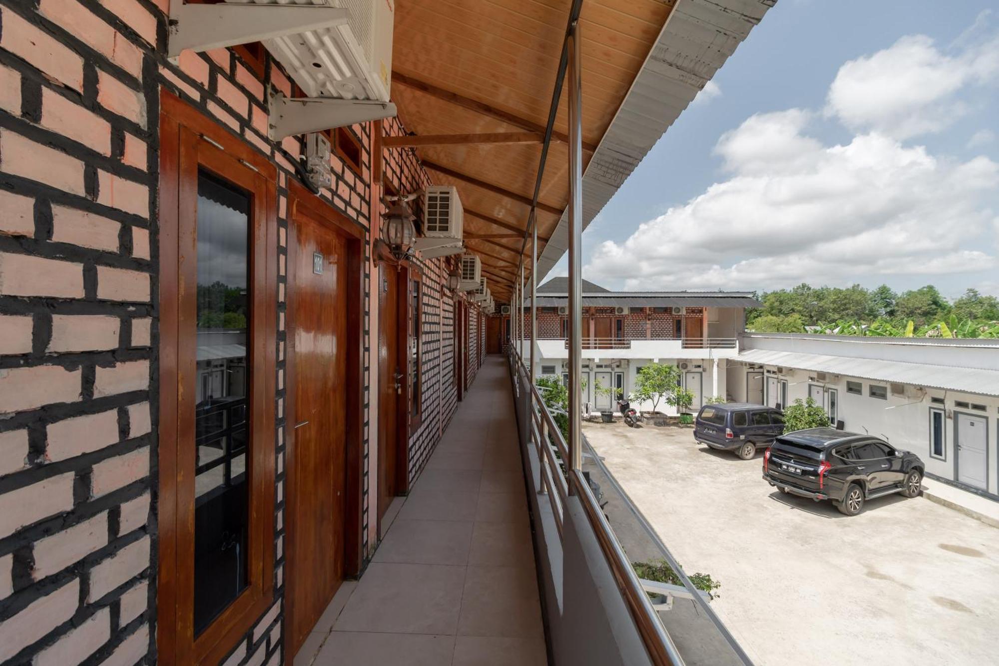 Reddoorz Syariah Near Jakabaring Sport City Palembang Eksteriør billede