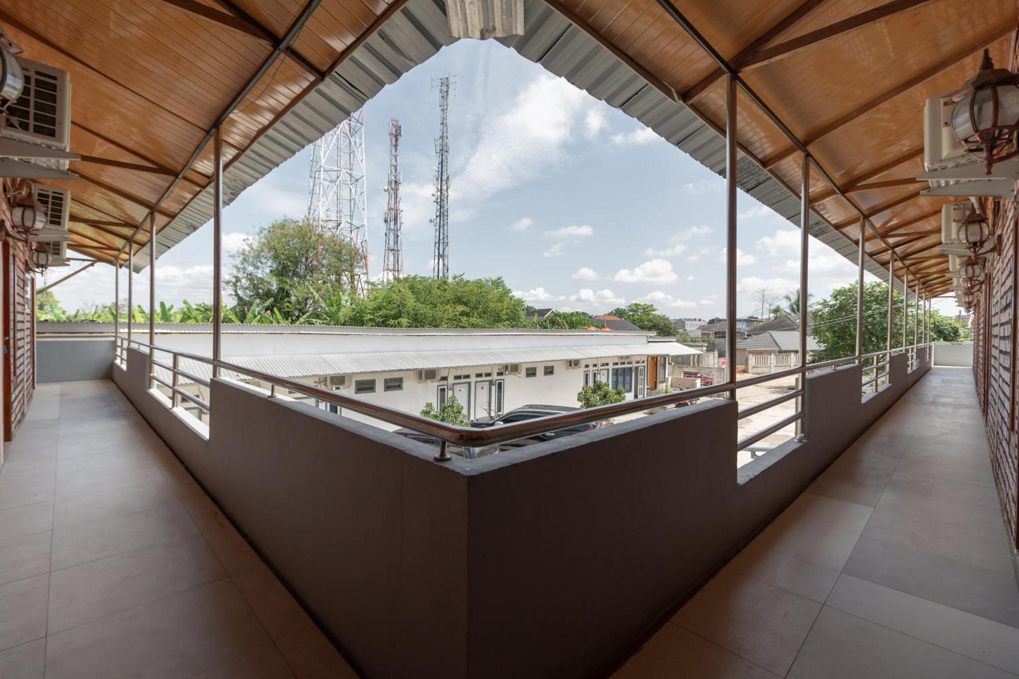 Reddoorz Syariah Near Jakabaring Sport City Palembang Eksteriør billede