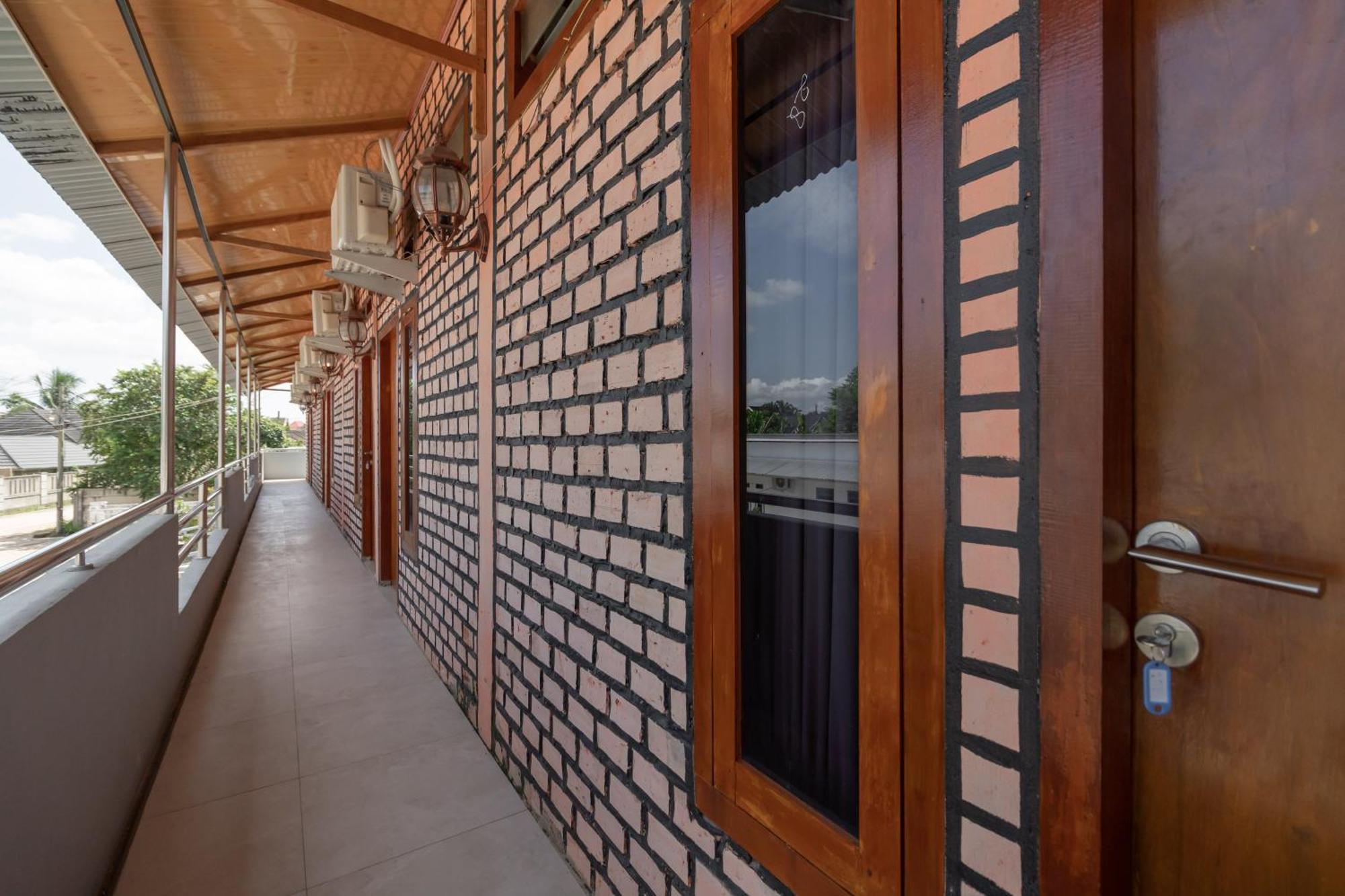 Reddoorz Syariah Near Jakabaring Sport City Palembang Eksteriør billede