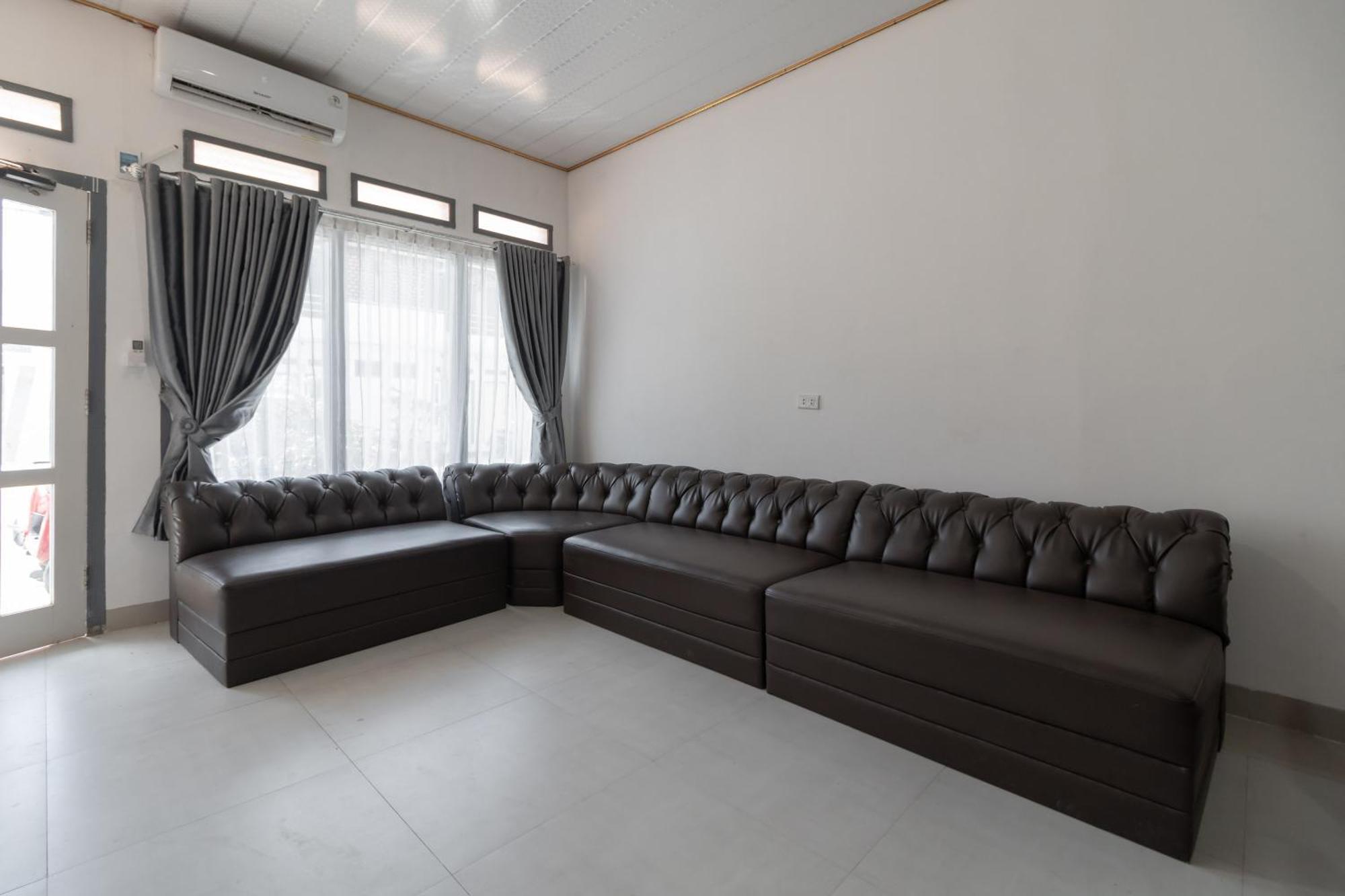 Reddoorz Syariah Near Jakabaring Sport City Palembang Eksteriør billede
